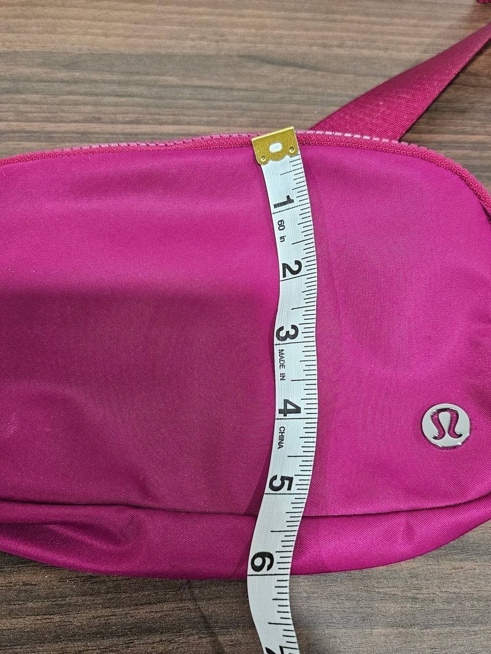 Lululemon Everywhere BeltBag Pink Fuchsia New Crossbody Waist Pack Festival Vaca - Picture 13 of 13